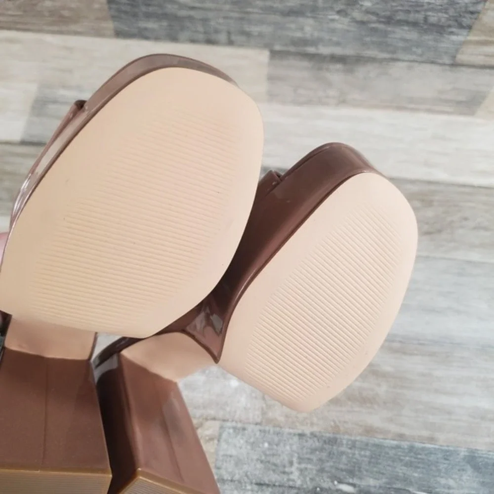 Nine West‎ Jilie Womens Sandals Sz 7.5 M Beige Patent Leather Slip On Block Heel